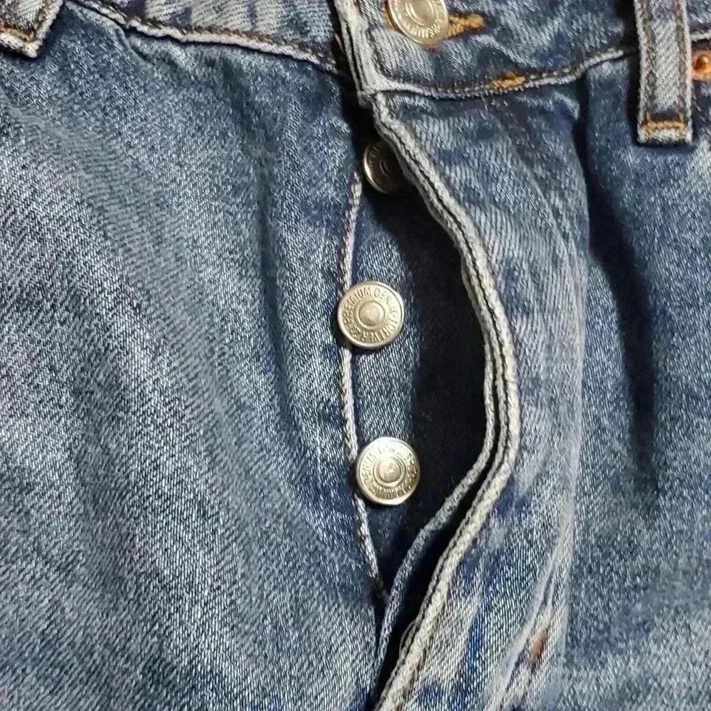 ☆☆☆F21 ripped jeans - Picture 8 of 11